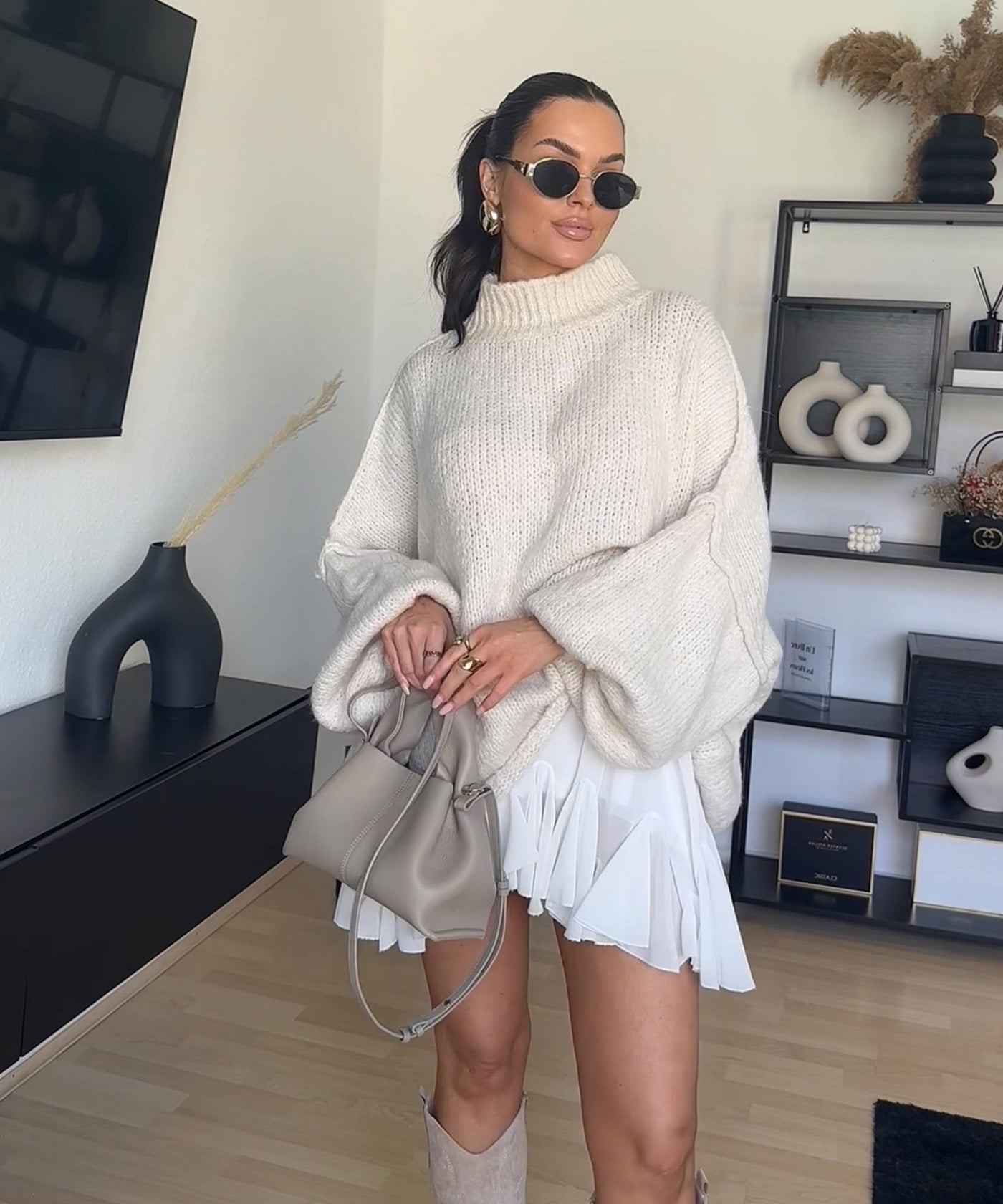 Creme Pullover | LouLou Couture