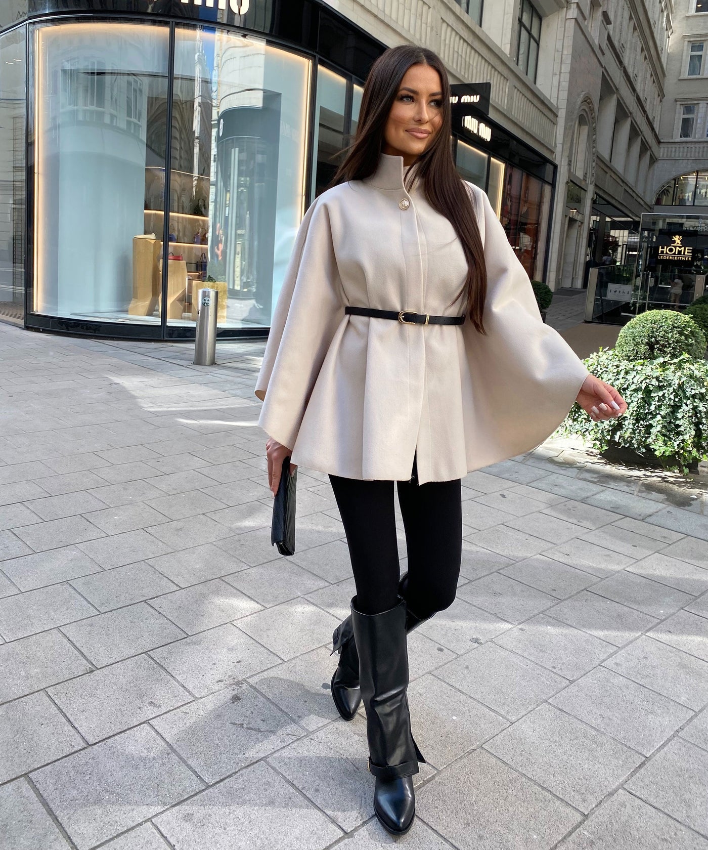 Cape Coat Beige | LouLou Couture