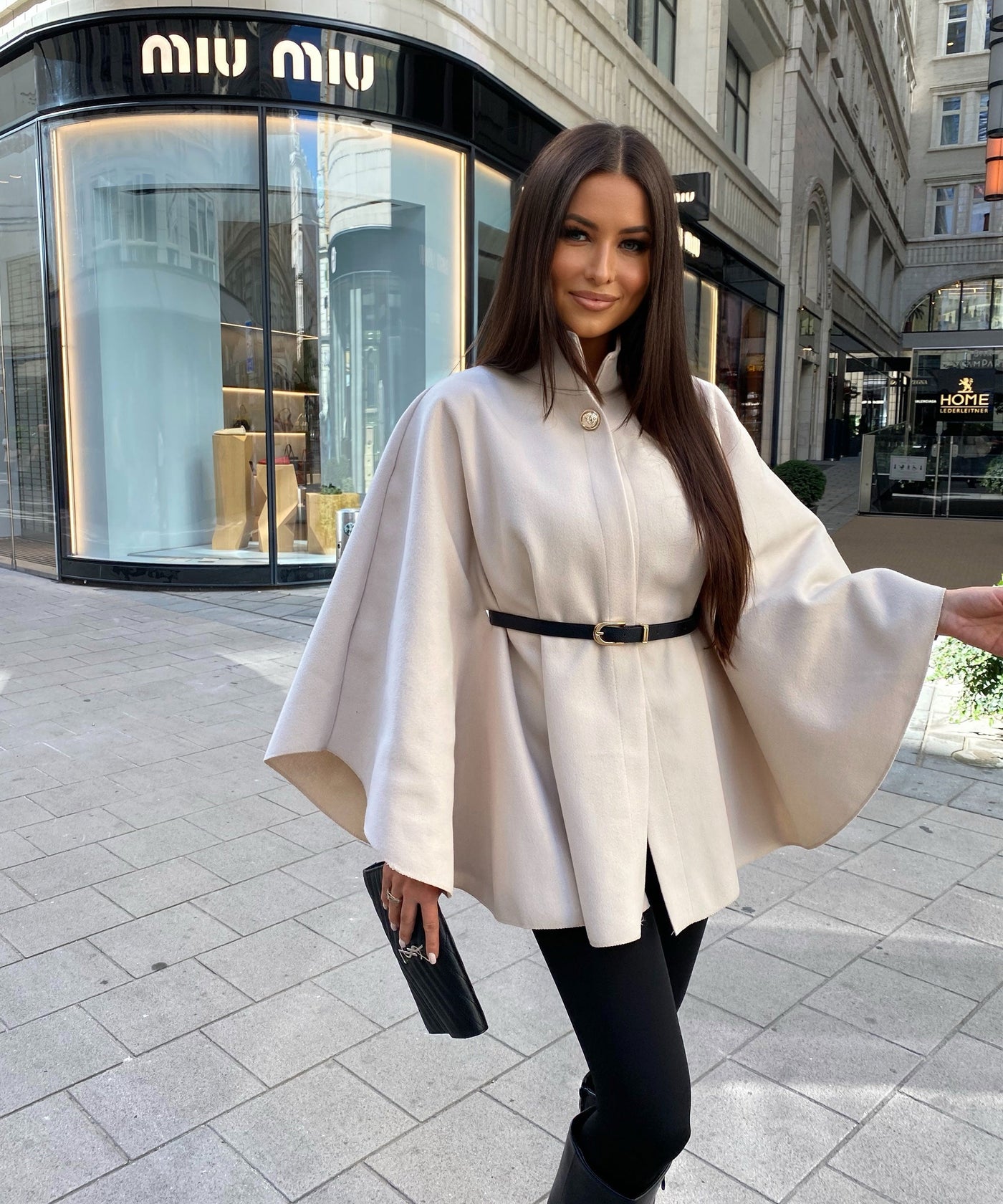 Cape Coat Beige | LouLou Couture